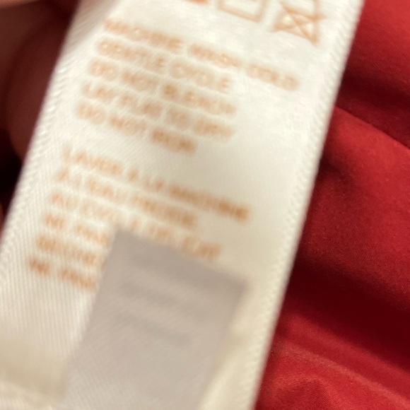 Aventura vest, women’s size medium. Beautiful fall burnt orange color 🍁 - Picture 6 of 11